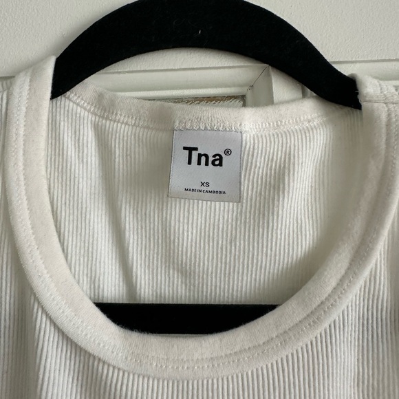 Aritzia TNA Ribbed Cropped Racer Tank - Picture 2 of 2